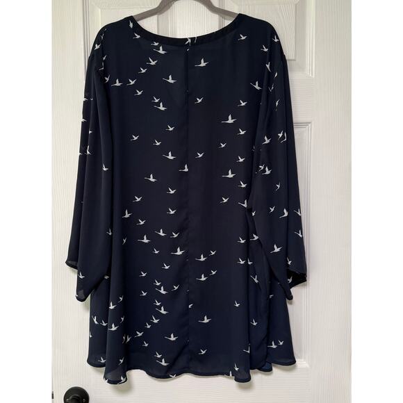 Catherines Women's Navy Stork Print Roll Tab Sleeve Top Size 4X-30/32W - Picture 10 of 10